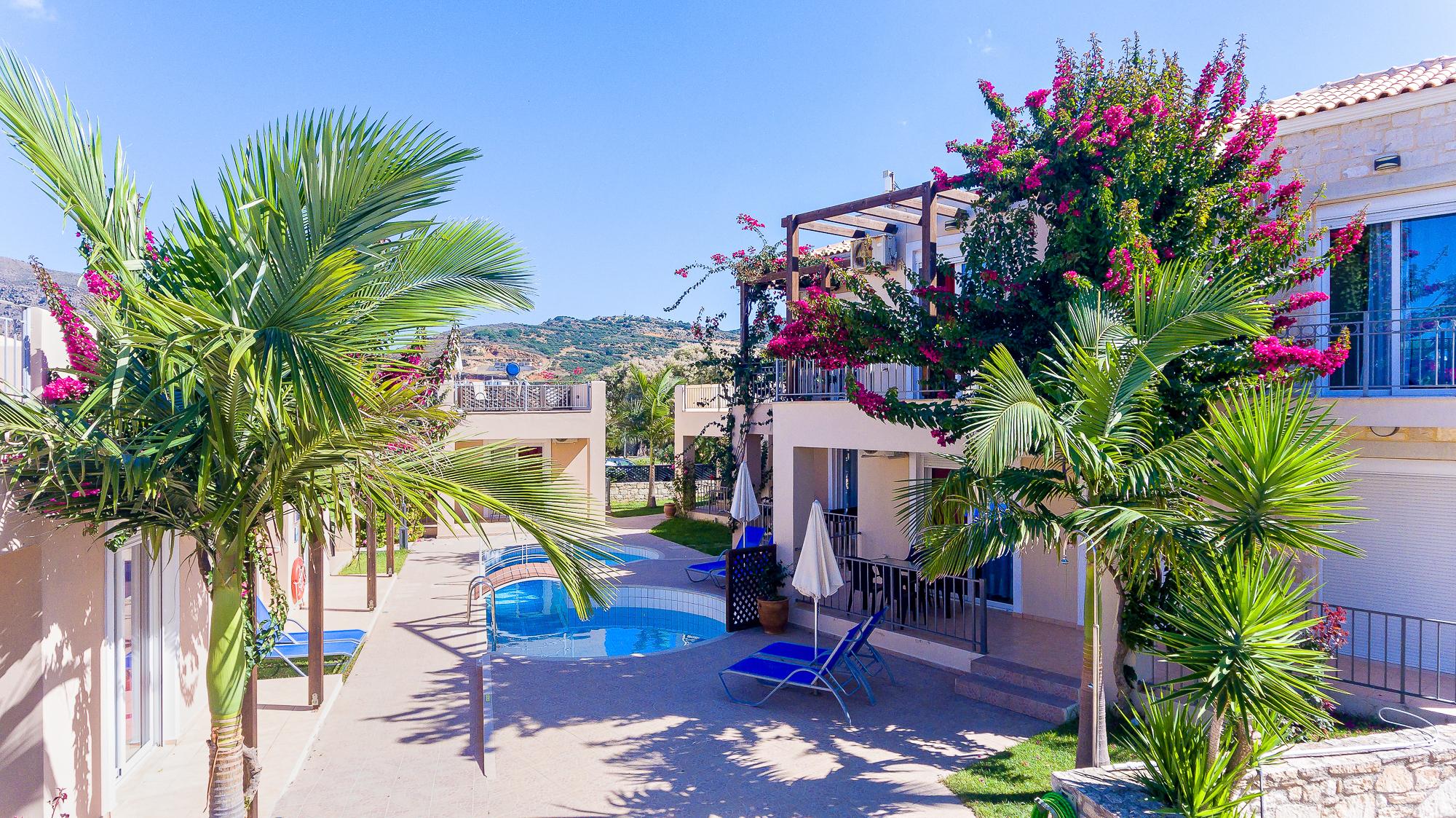 Azure Beach Kissamos Bagian luar foto